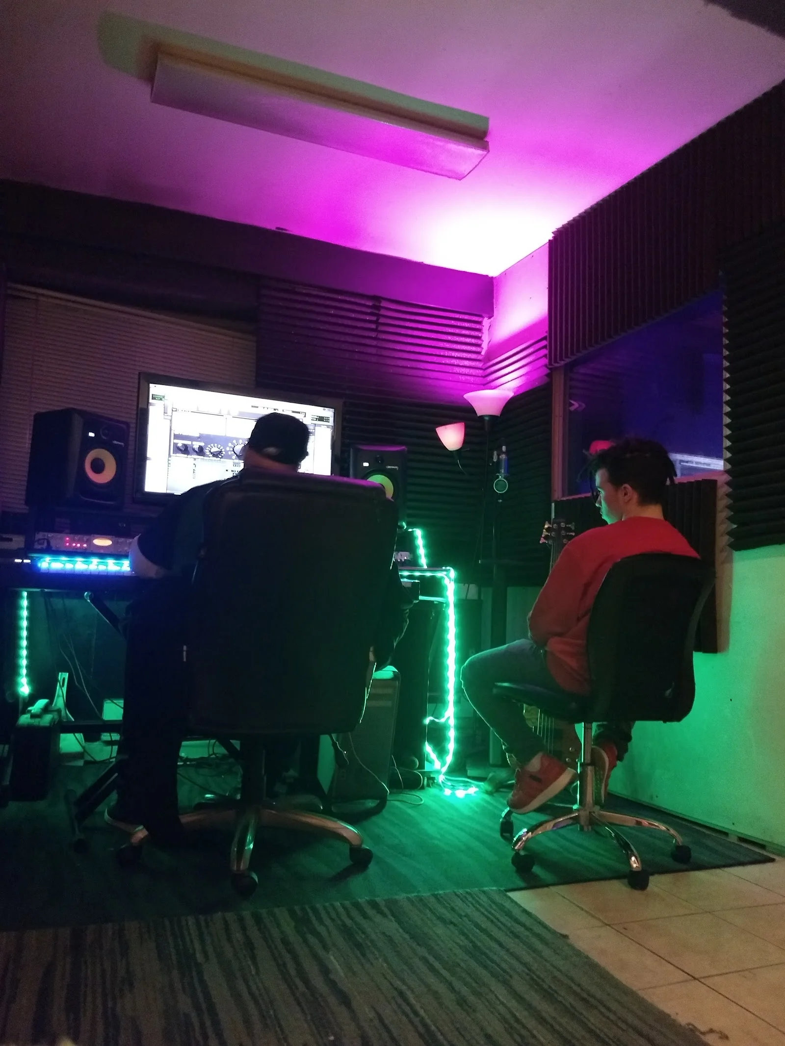 MBPro Studios shop exterior
